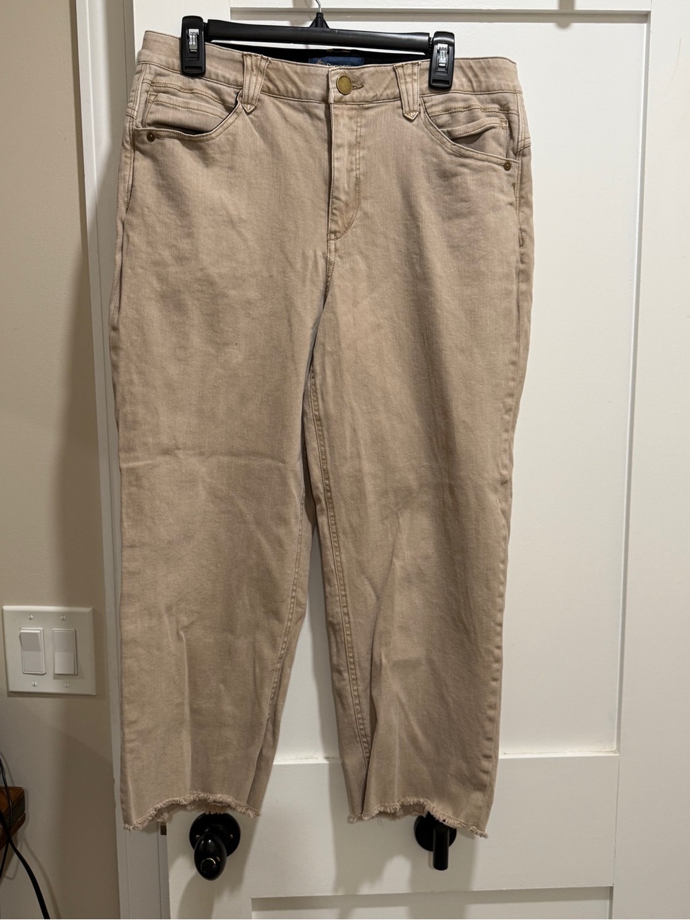 Democracy Cropped Straight Jeans in Khaki Beige